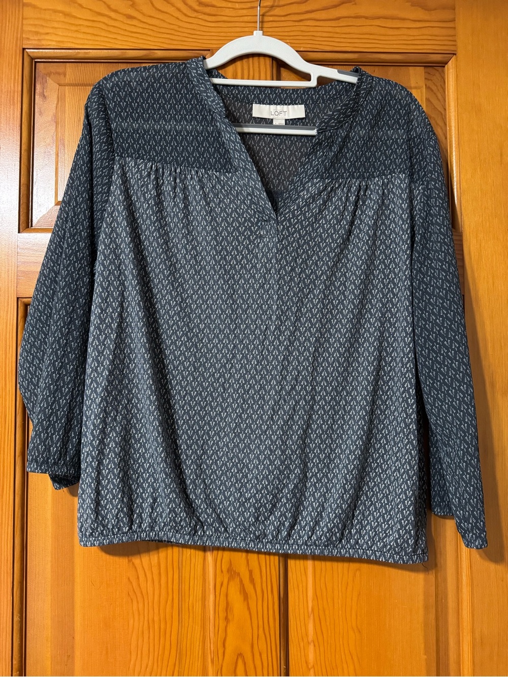LOFT Navy and White Microprint V-Neck Peasant Blouse